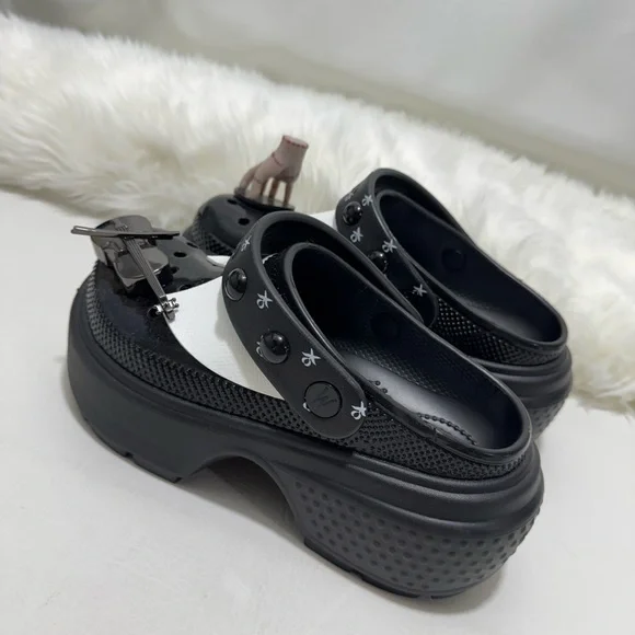 Wednesday x Crocs Stomp Platform Clog - Picture 9 of 9